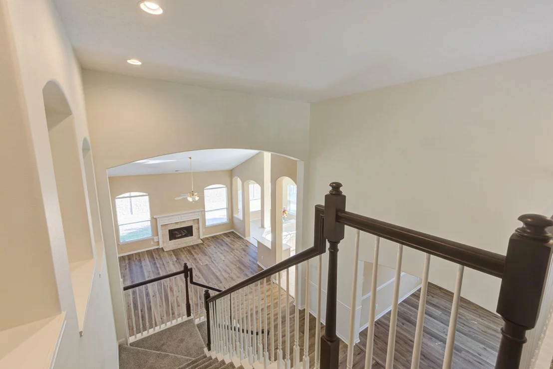 Photo of 18418 Lakeview Circle