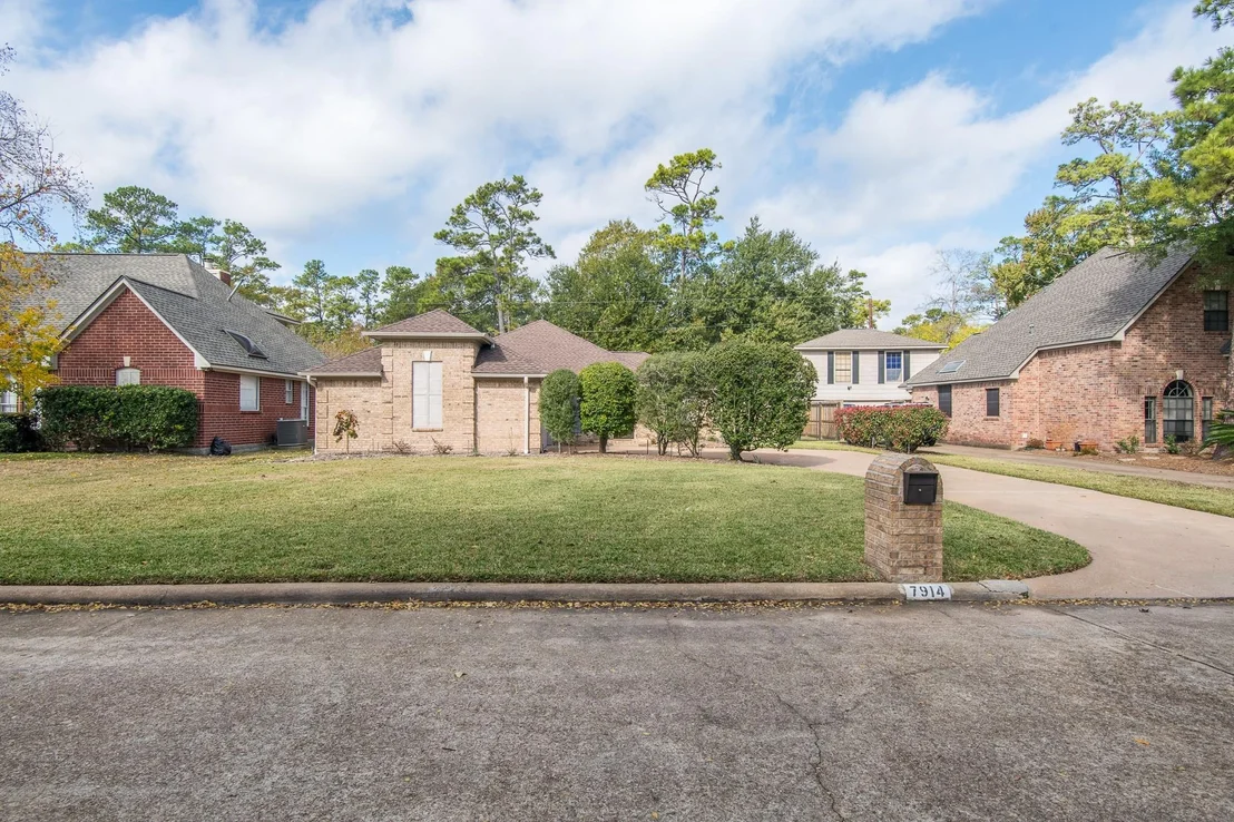 Photo of 7914 King Arthur Court