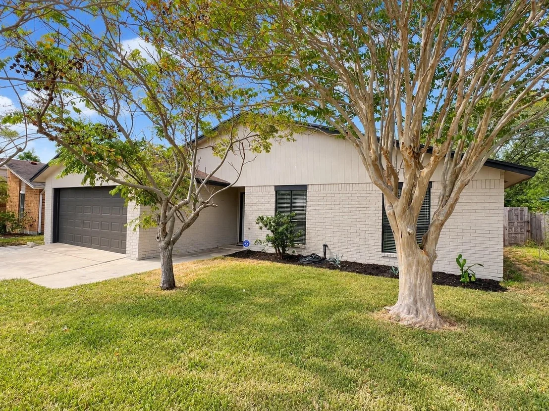 Photo of 966 Bramling Circle
