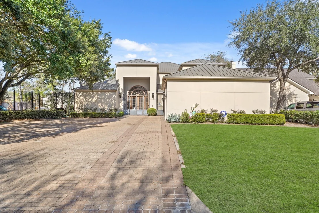 Photo of 11754 Riverview Drive