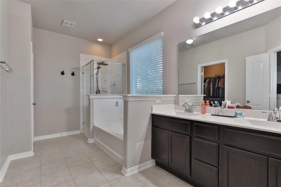Photo of 107 Forest Bend Court