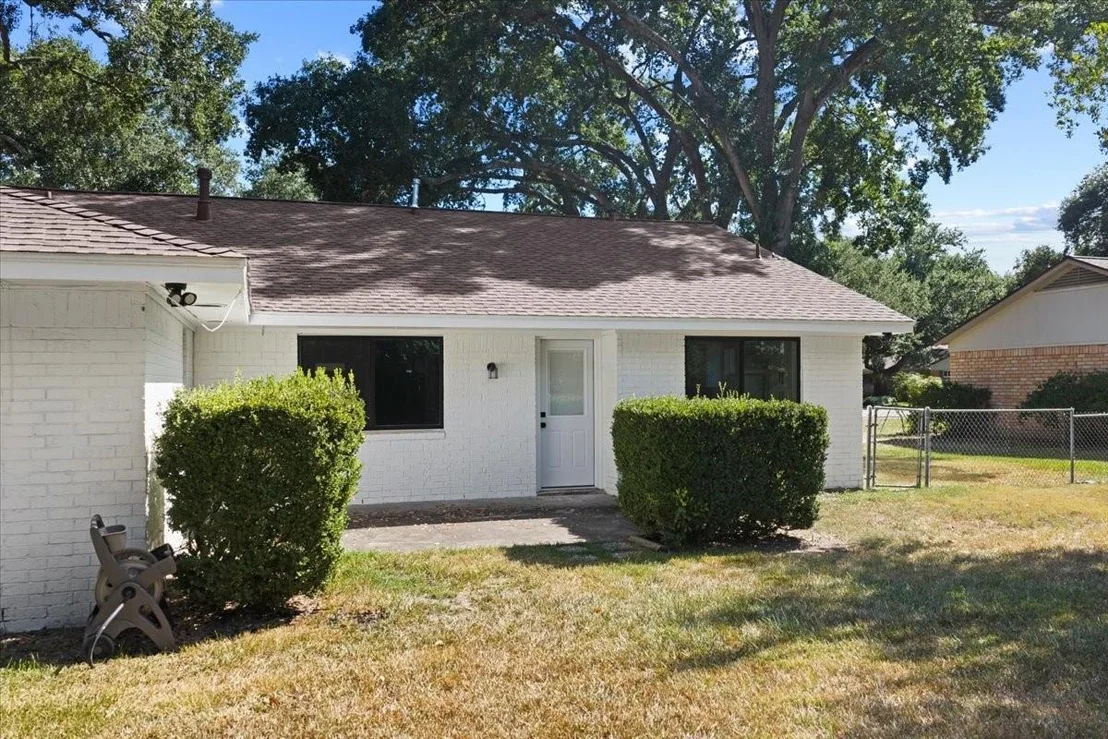 Photo of 5142 Mockingbird Lane