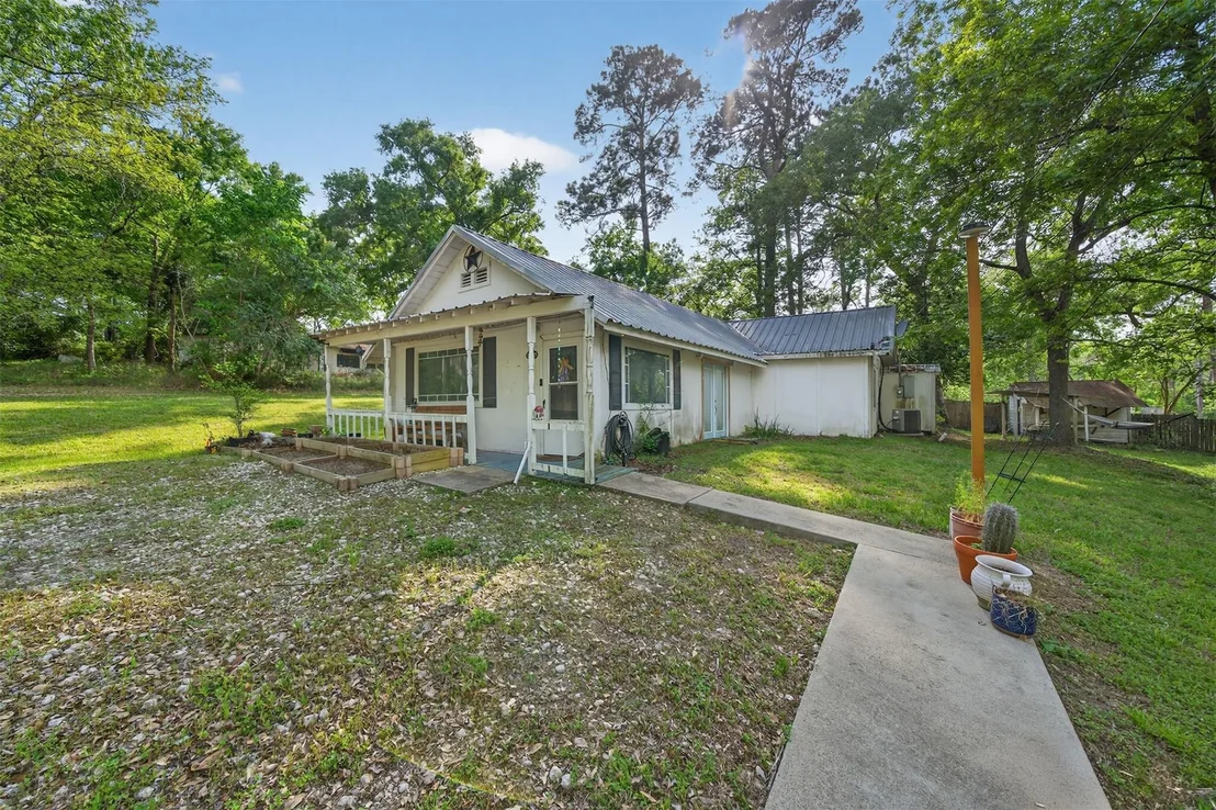 Photo of 15185 Travis Lane