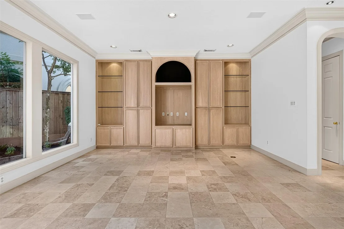 Photo of 2 W Terrace Drive