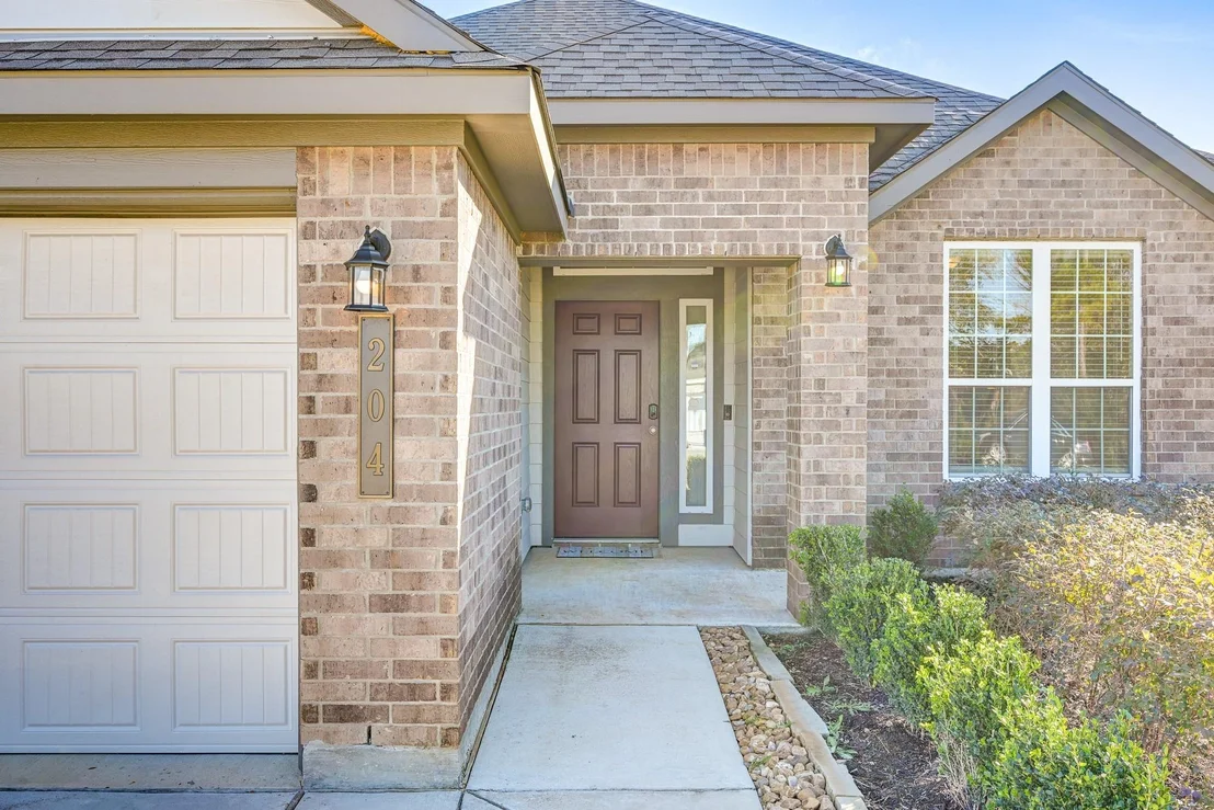 Photo of 204 Shoreview Drive