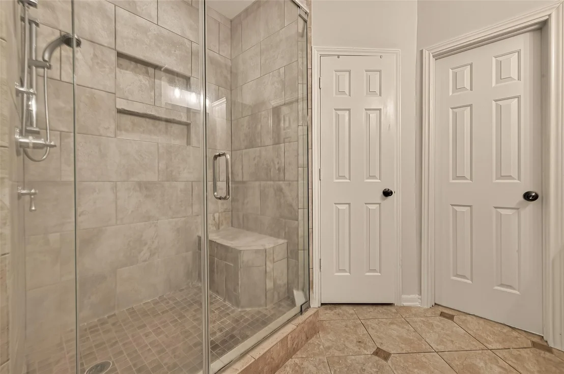 Photo of 18331 Longcliffe Drive