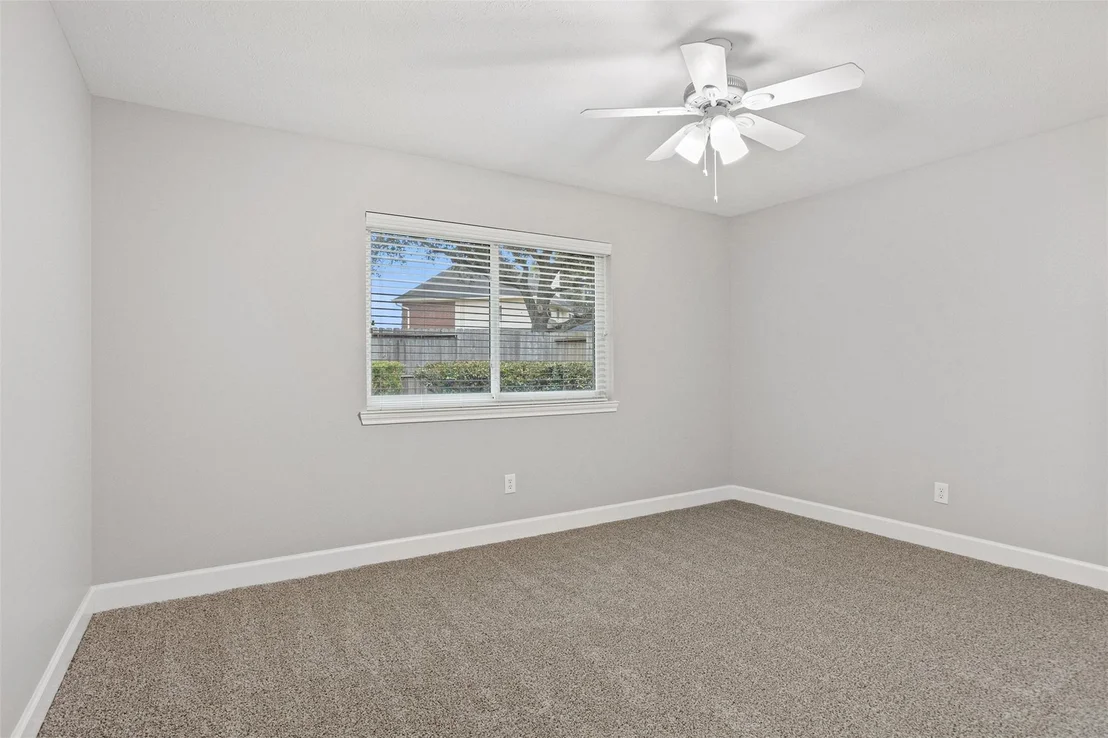Photo of 2022 Hillside Oak Lane