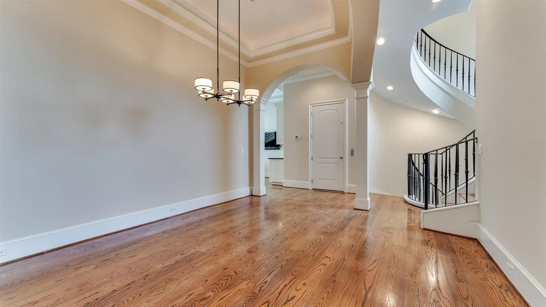 Photo of Unit E at 1700 Sunset Boulevard