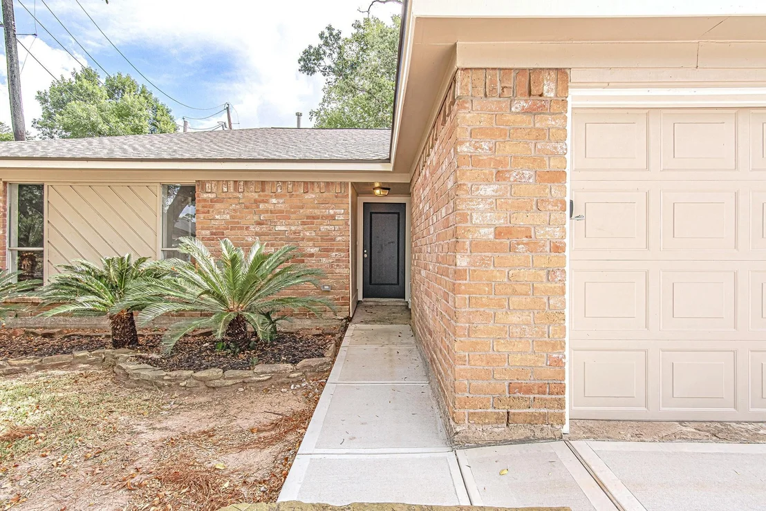 Photo of 24306 Spring Mill Lane