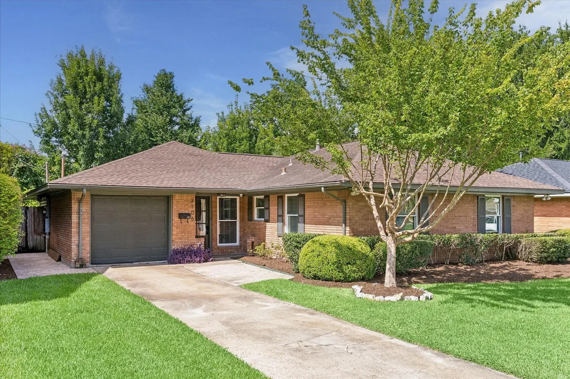 Photo of 2106 Saxon Drive