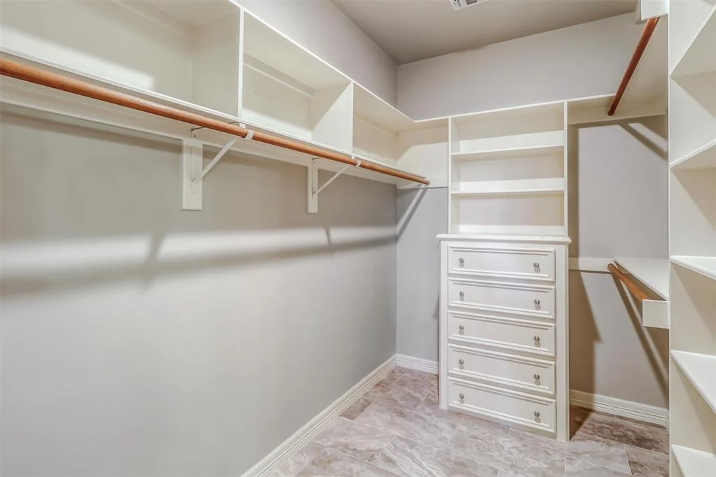 Photo of 2114 Summerland Drive N