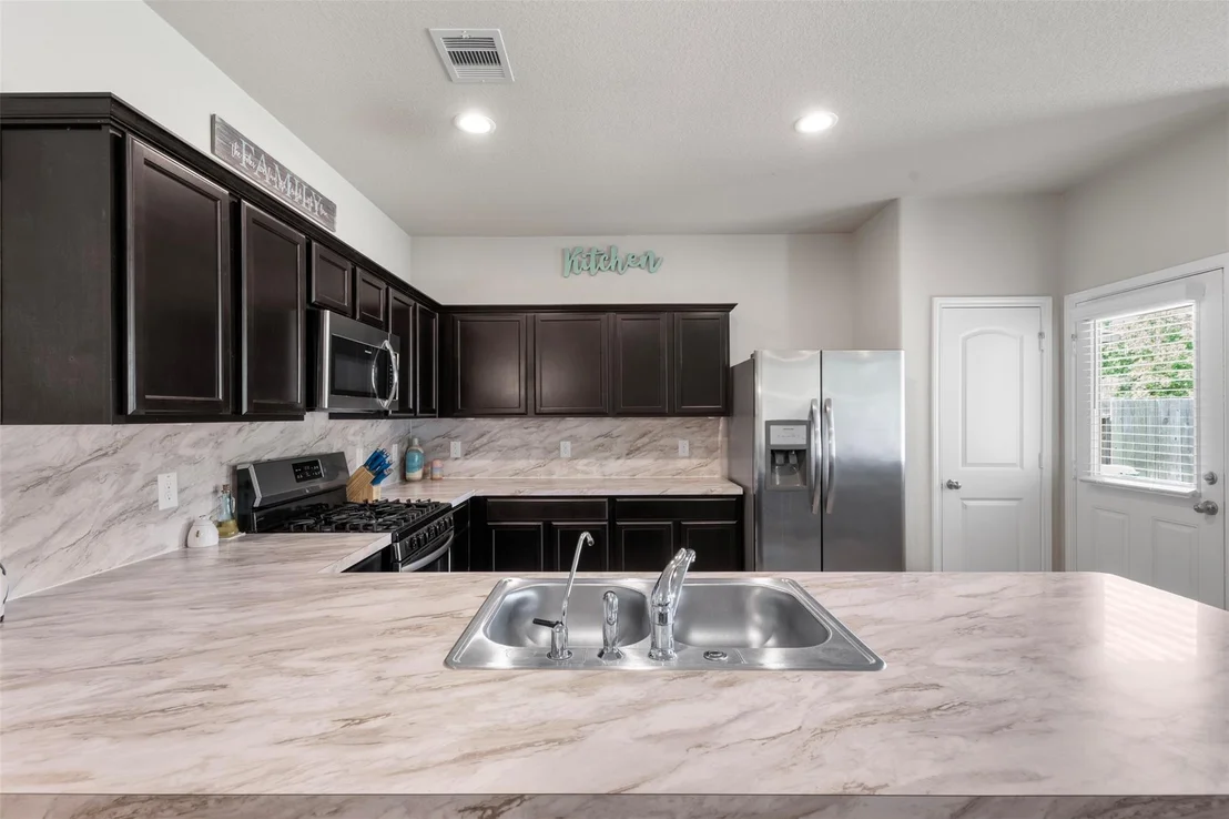 Photo of 6031 Purple Iris Street