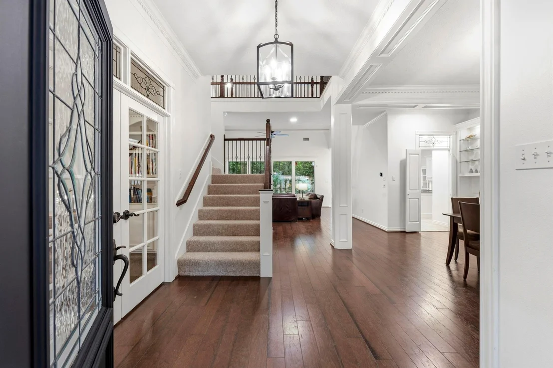 Photo of 130 E Fairbranch Circle