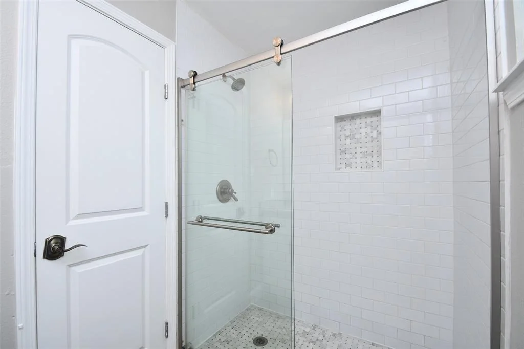 Photo of 5513 Commodore Drive