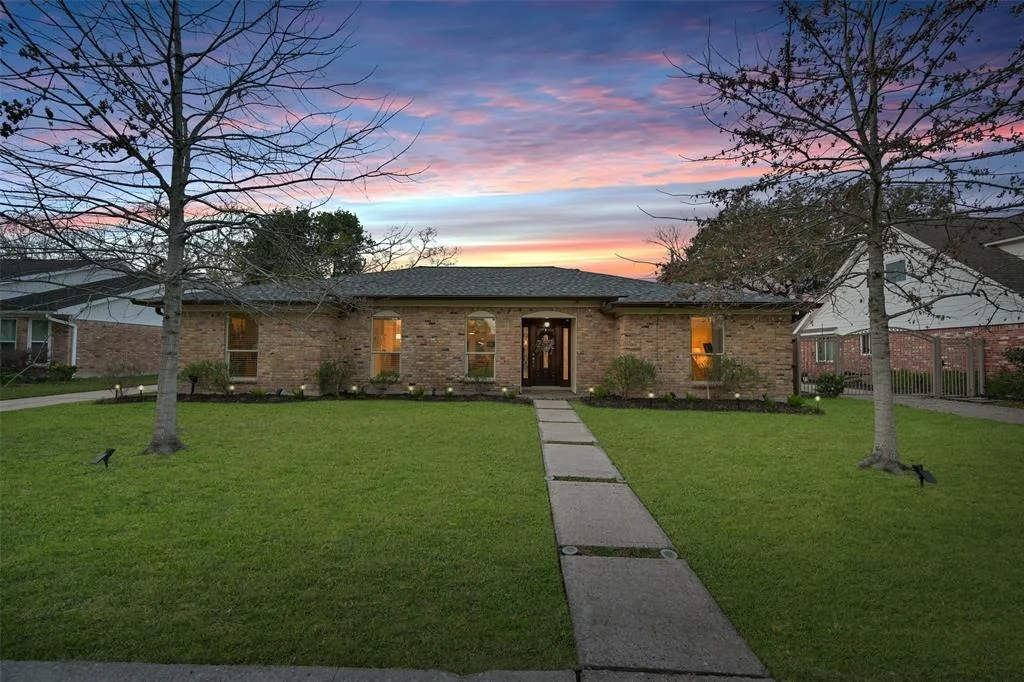 Photo of 5830 Valkeith Drive
