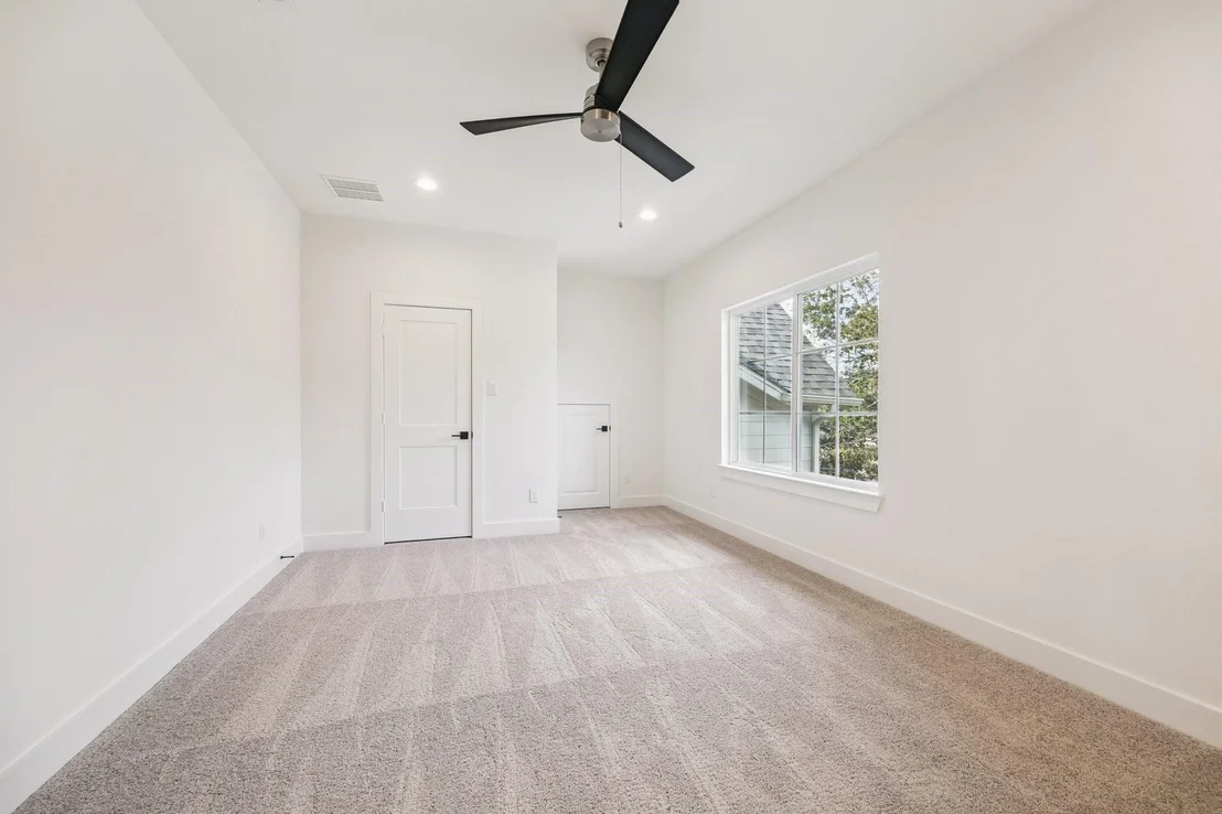 Photo of 2211 Saxon Drive
