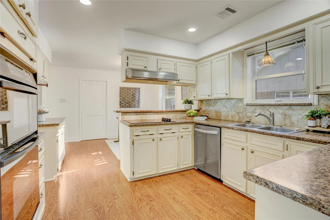 Photo of 10803 Chevy Chase Drive