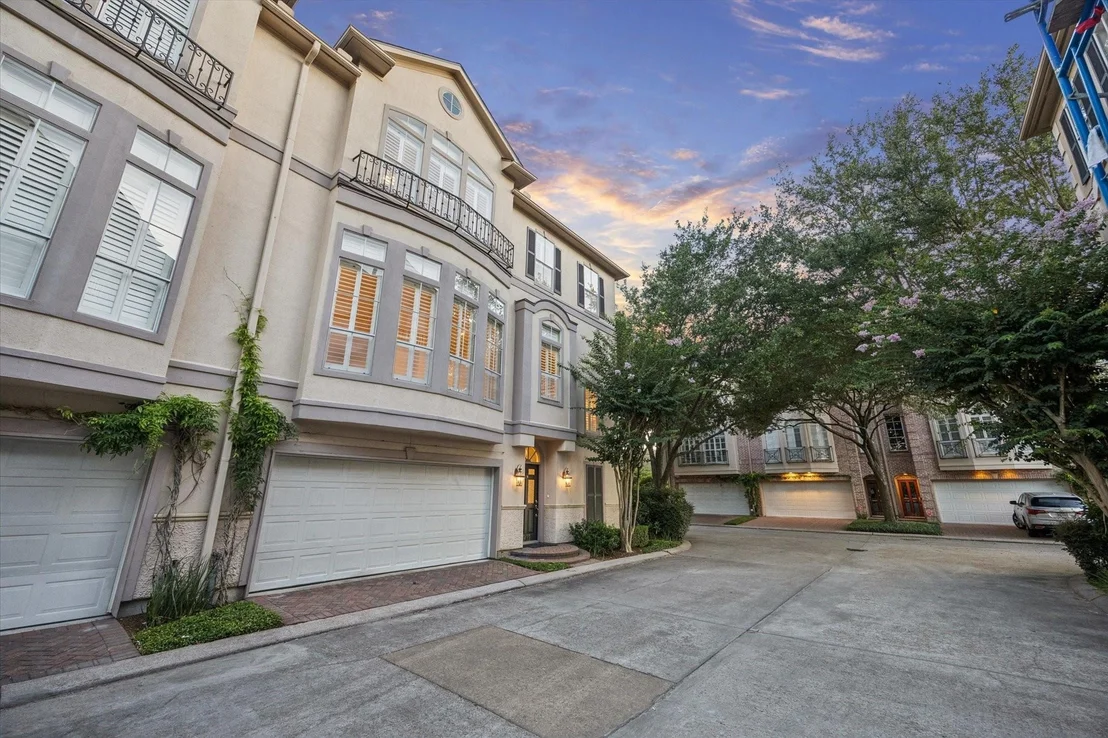 Photo of 2931 Brompton Square Drive