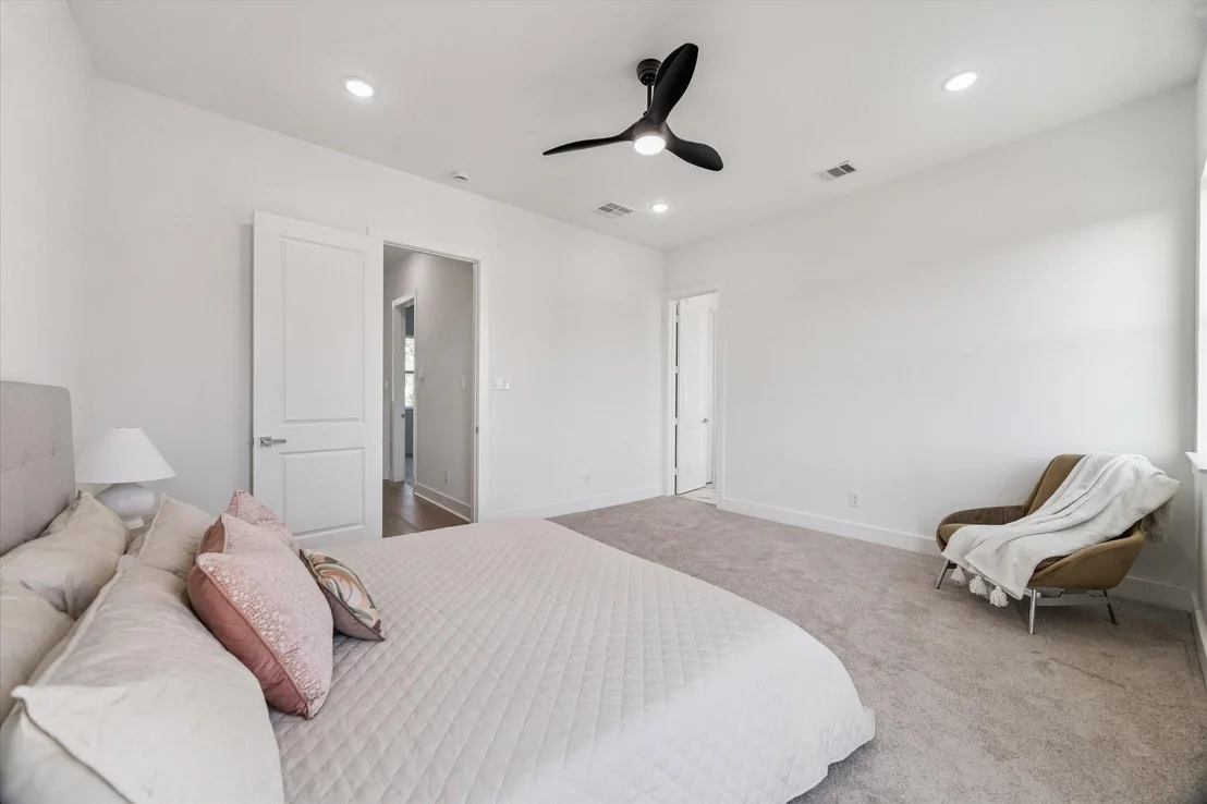 Photo of 2122 Oatfield Drive