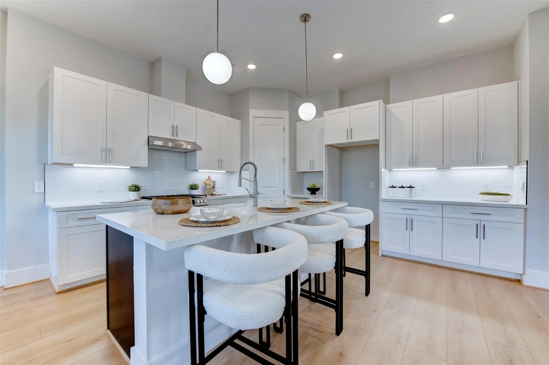 Photo of 5126 Rosslyn Road