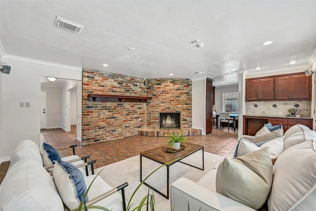 Photo of 705 Quaker Drive