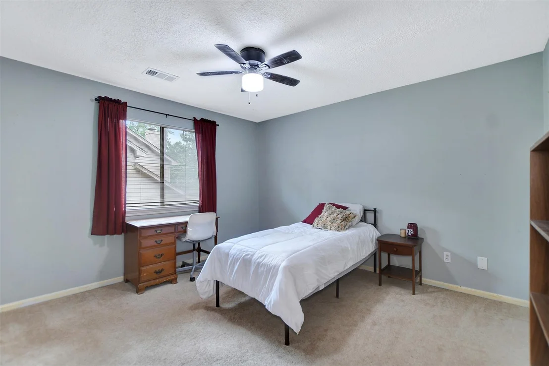 Photo of 15611 Birchview Drive