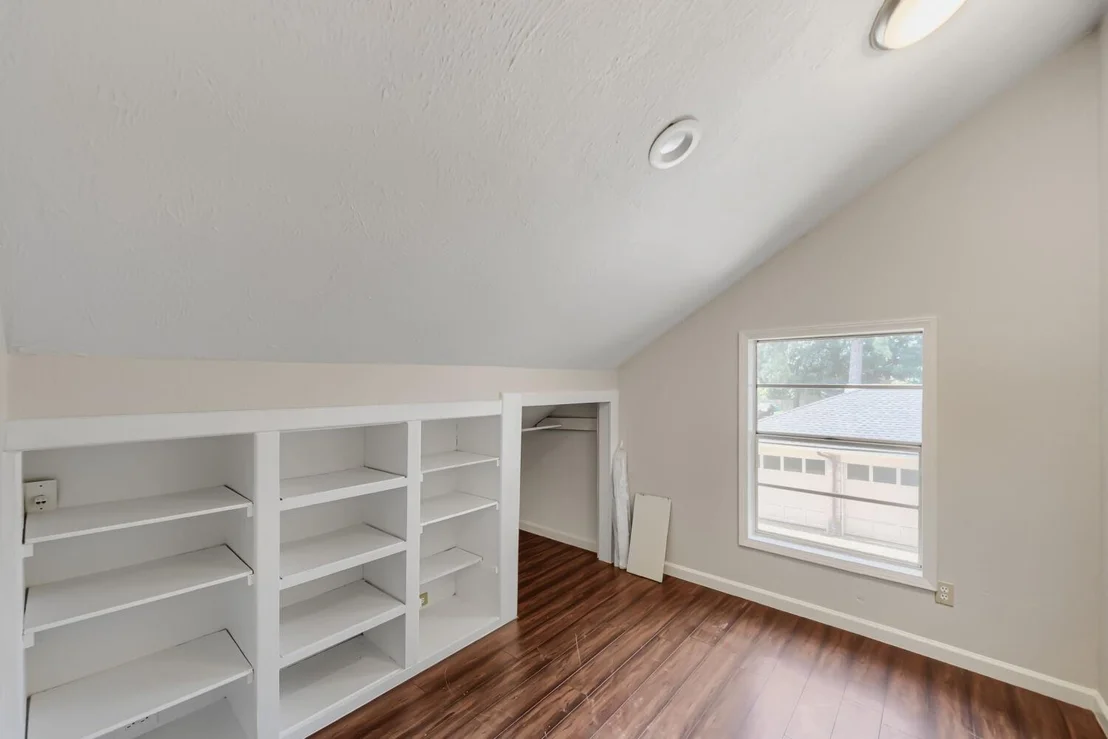 Photo of 5819 Culross Close