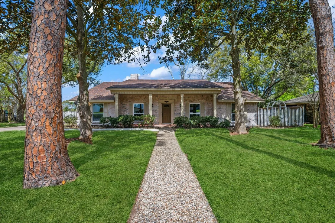 Photo of 210 Ridgemont Drive