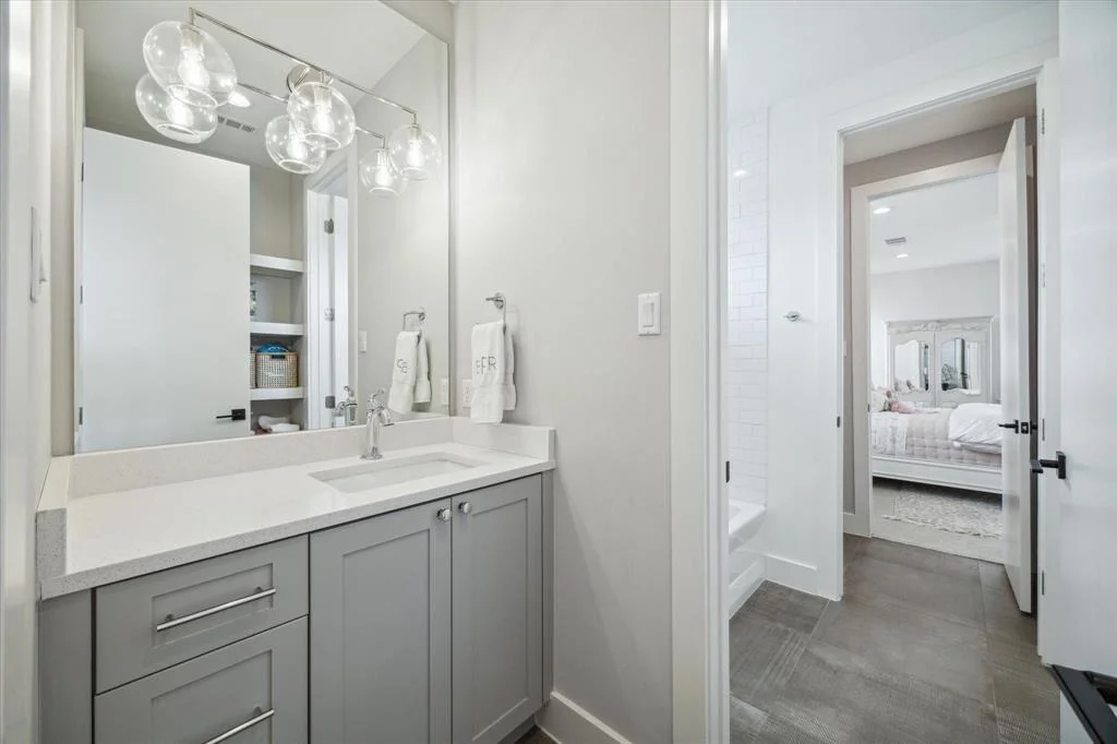 Photo of 1409 Chamboard Lane