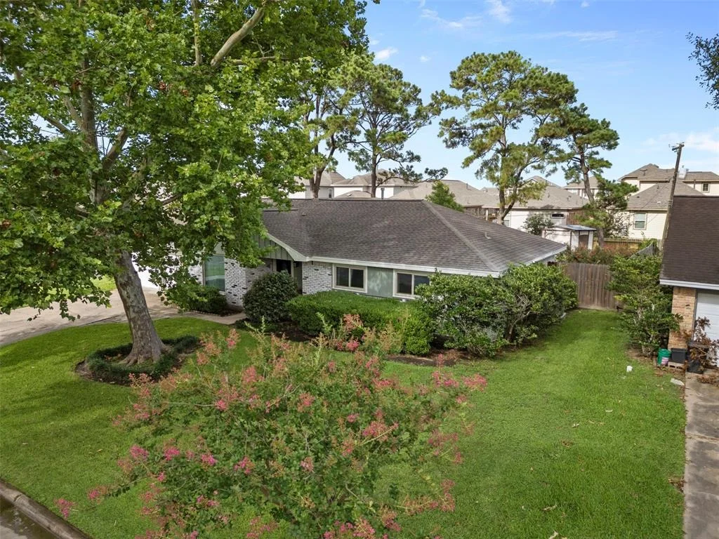 Photo of 4108 Pine Shadows Street