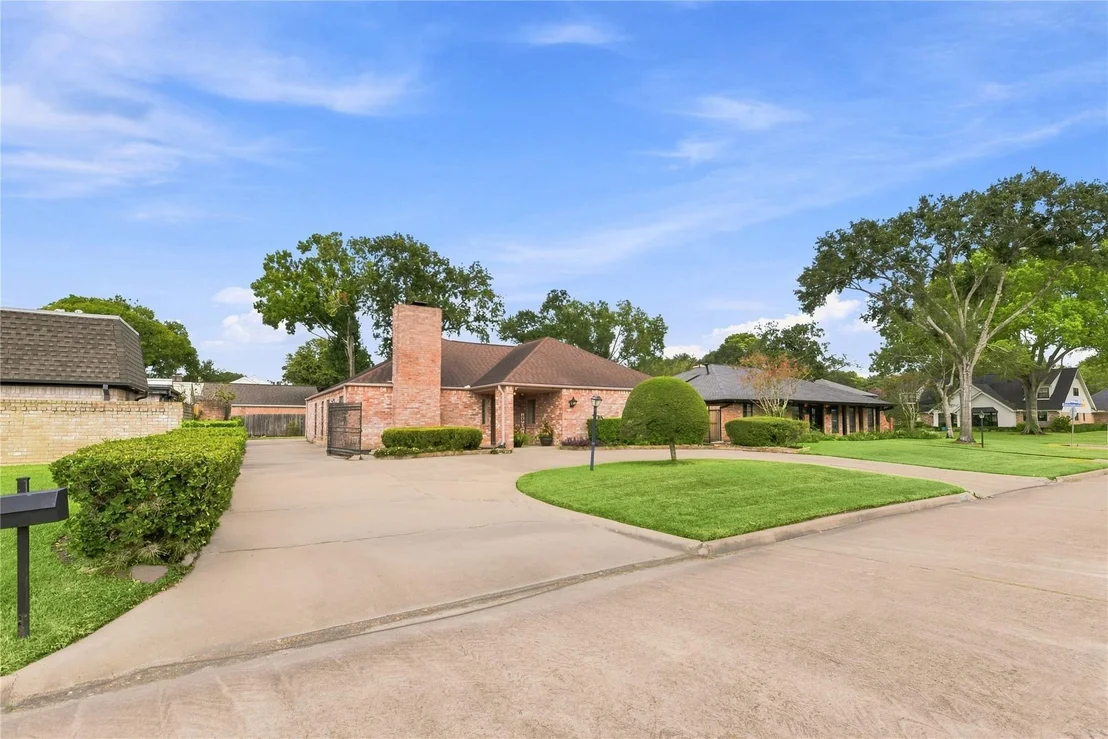 Photo of 2907 Fairway Drive