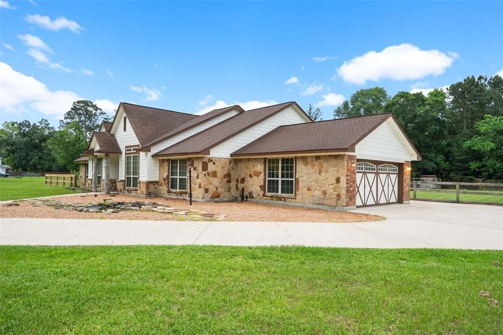 Photo of 309 County Road 3665 E