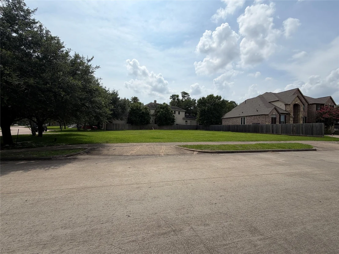 Photo of 9002 Cliffwood Drive