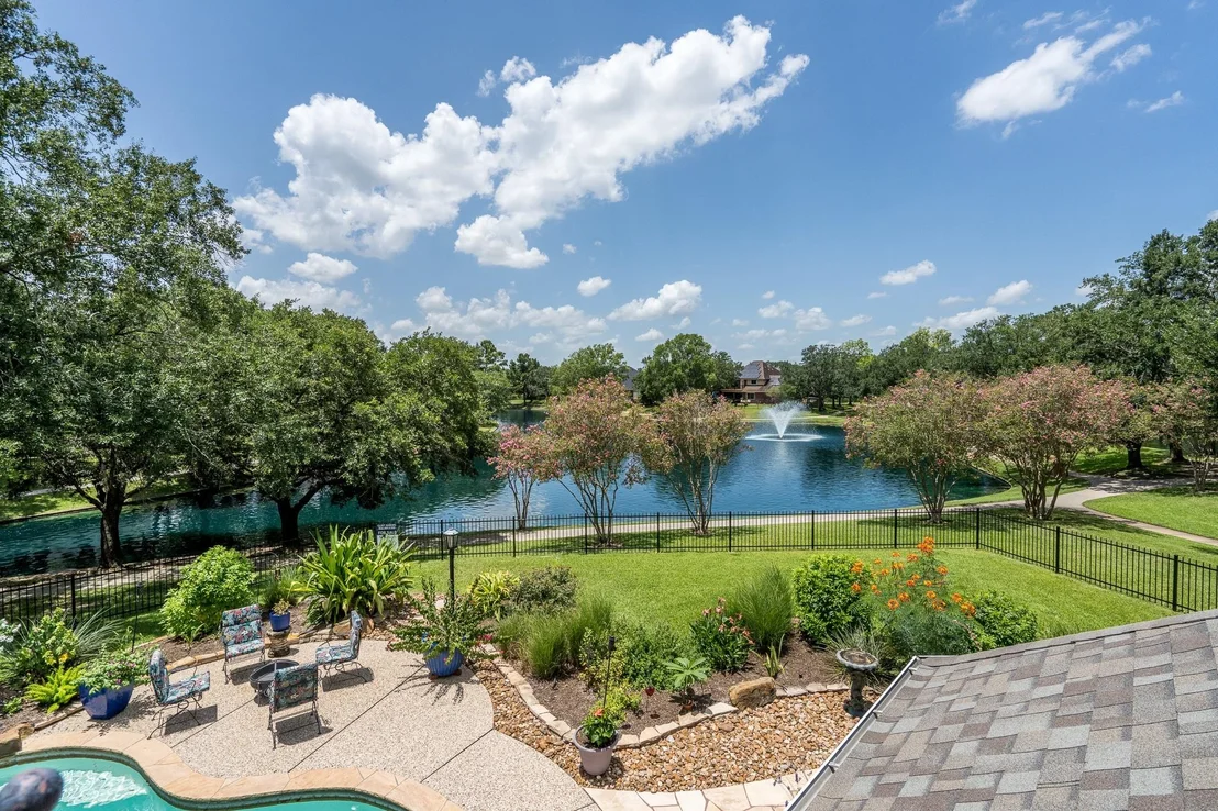 Photo of 15823 Lake Loop Drive