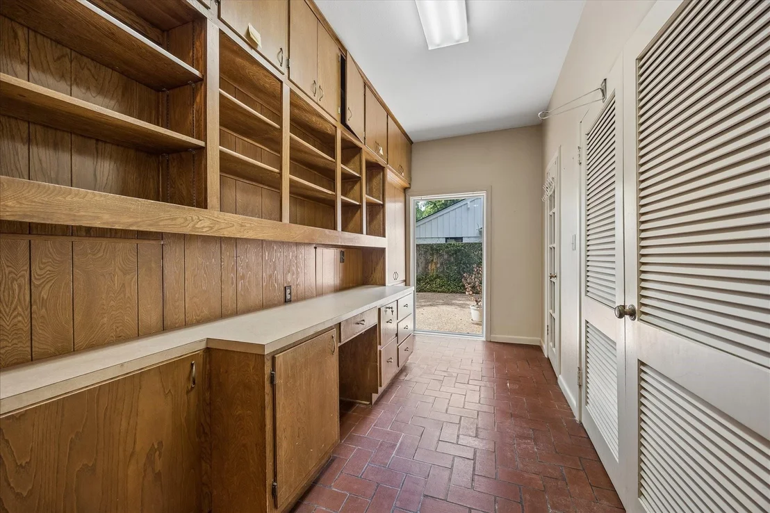 Photo of 526 Westminster Drive