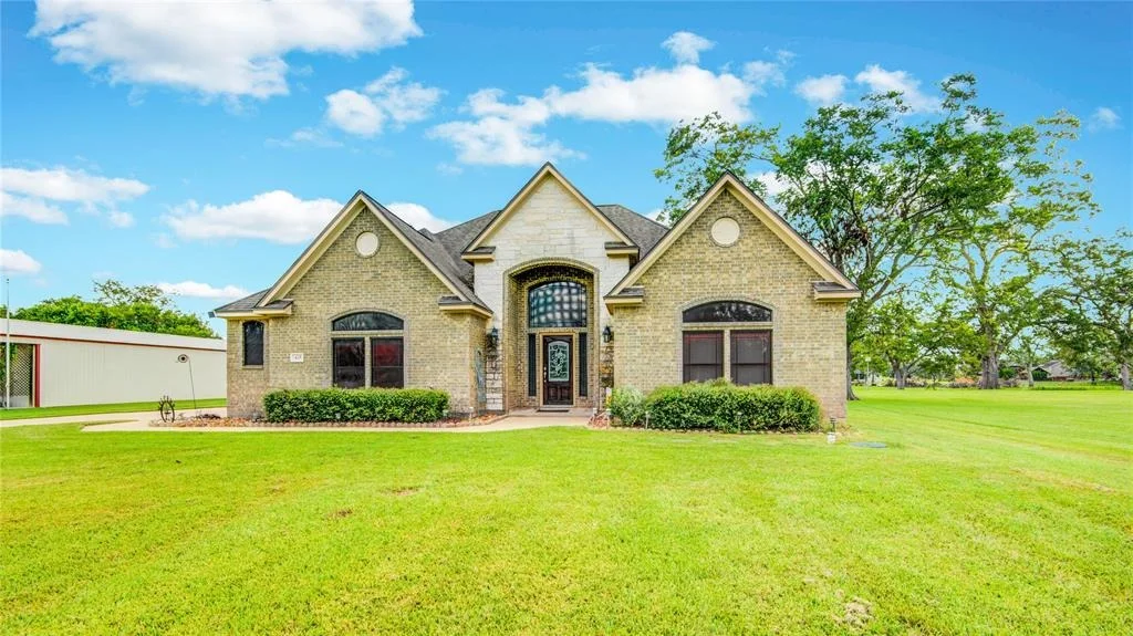 Photo of 425 Mill Road