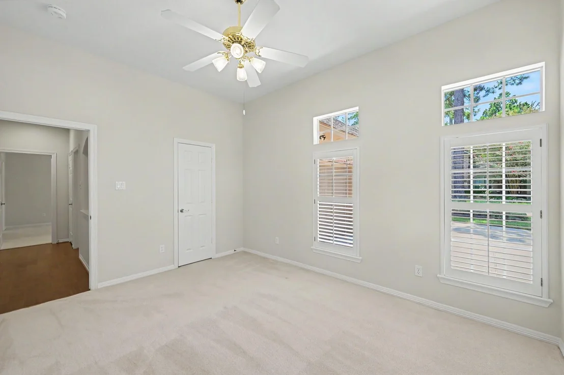 Photo of 22 N Castlegreen Circle