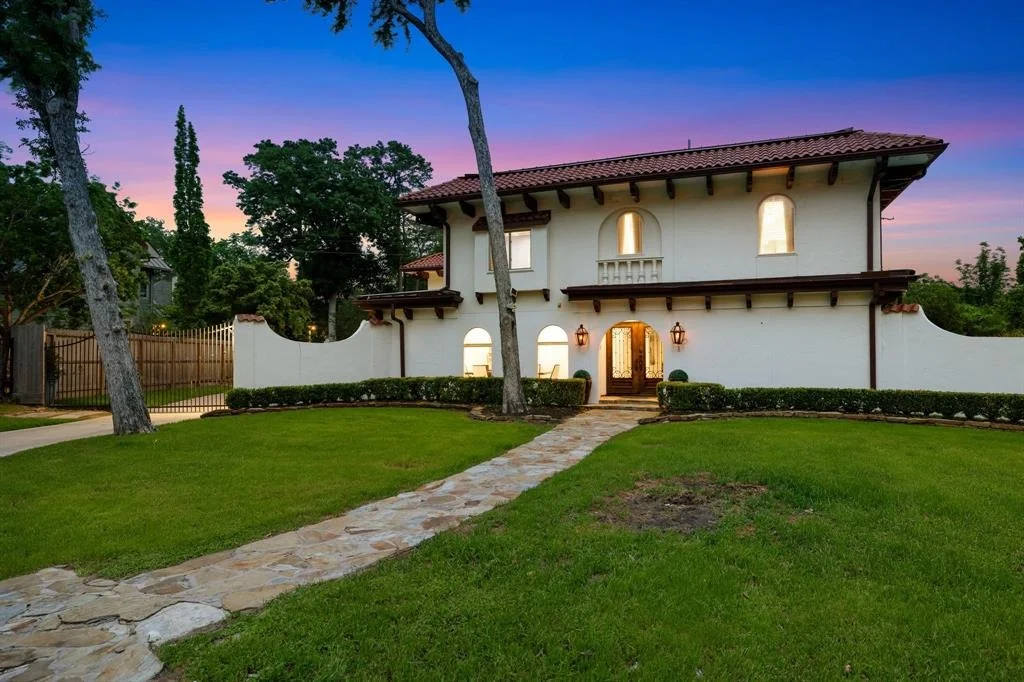 Photo of 2 Warrenton Drive