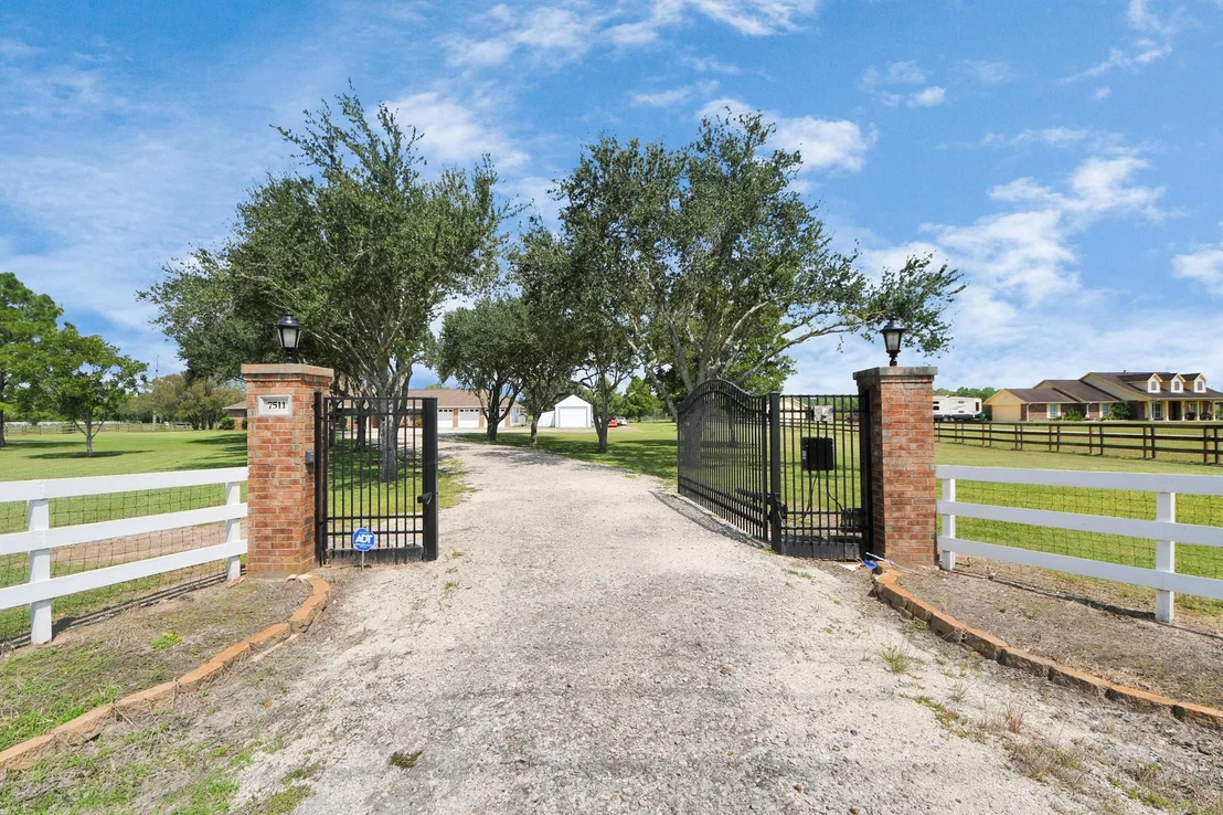 Photo of 7511 County Road 511