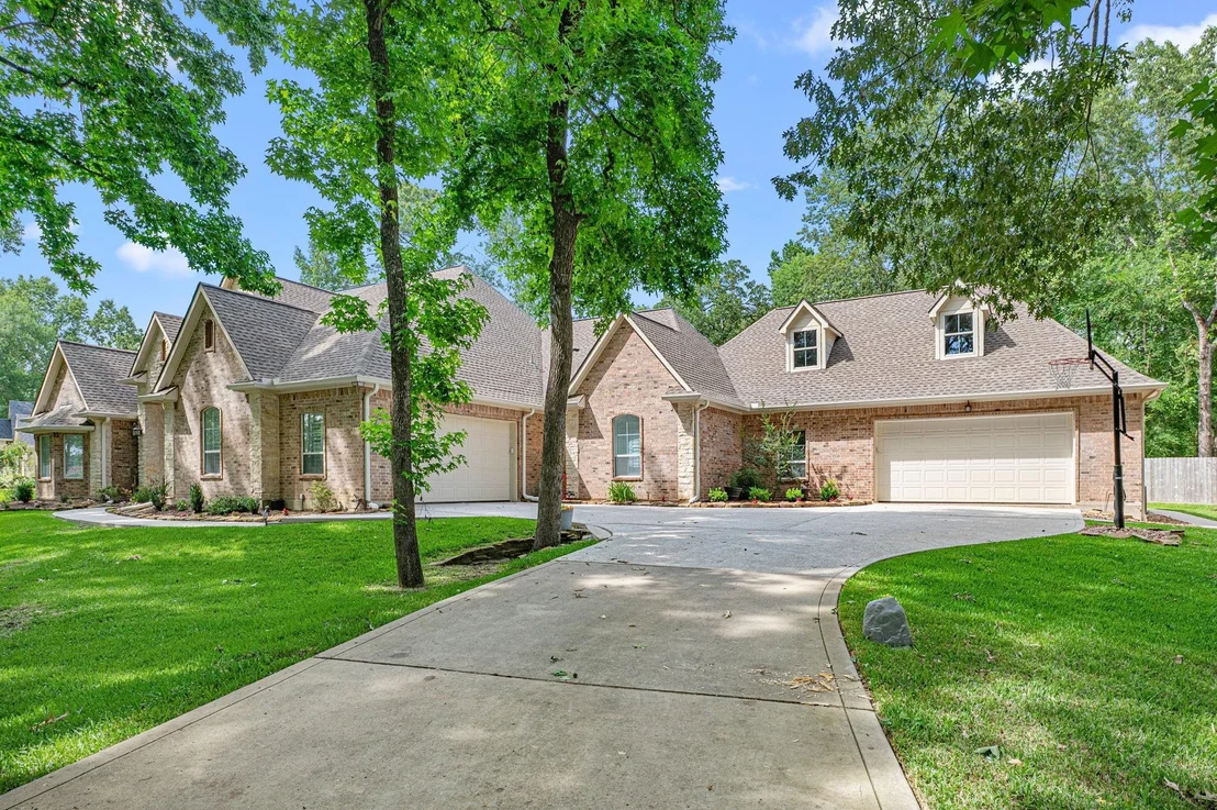 Photo of 11357 Lake Oak Dr Drive