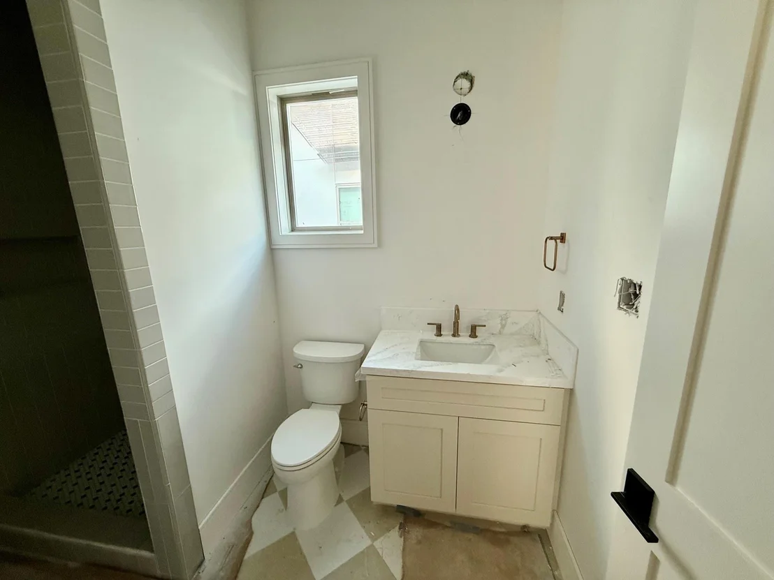 Photo of 2122 North Boulevard