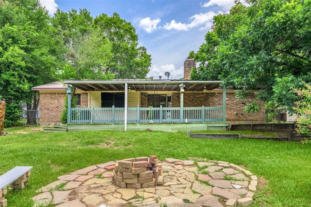 Photo of 1108 Hollis Drive