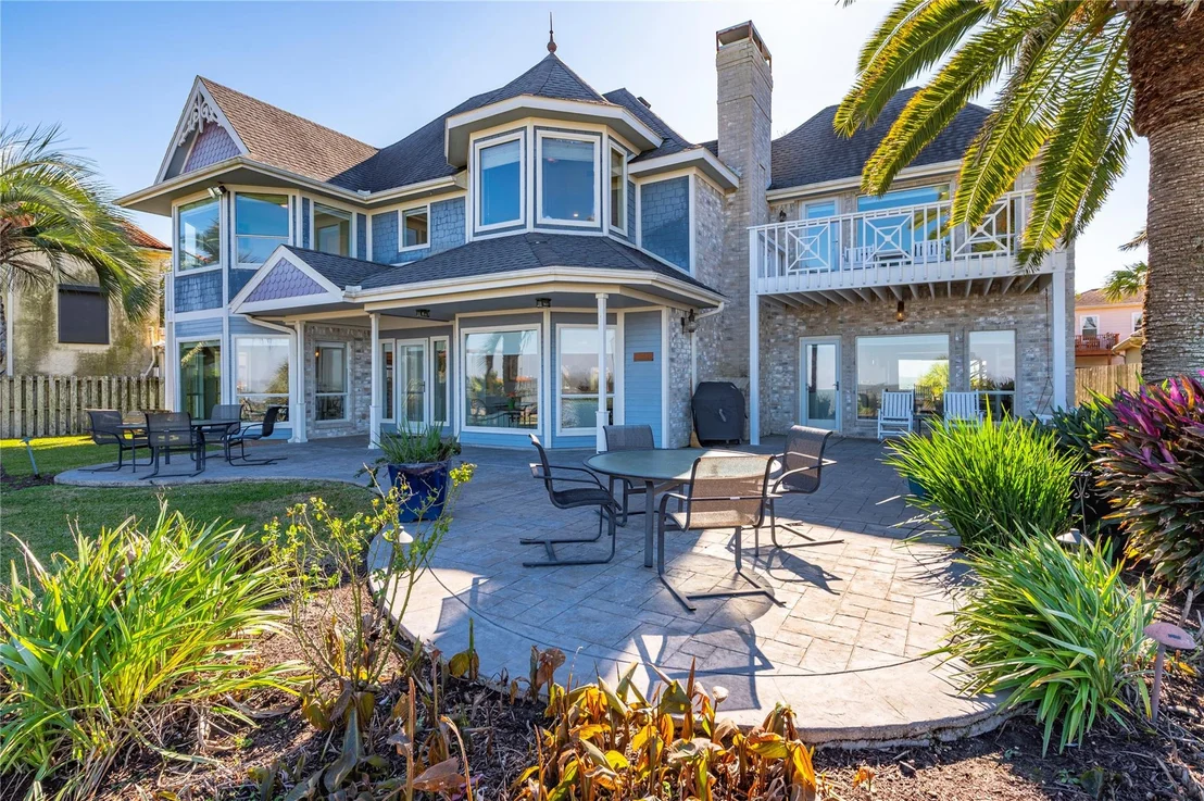 Photo of 5123 W Bayshore Drive