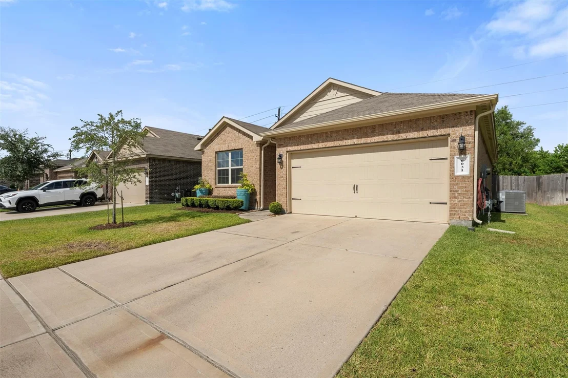 Photo of 6031 Purple Iris Street