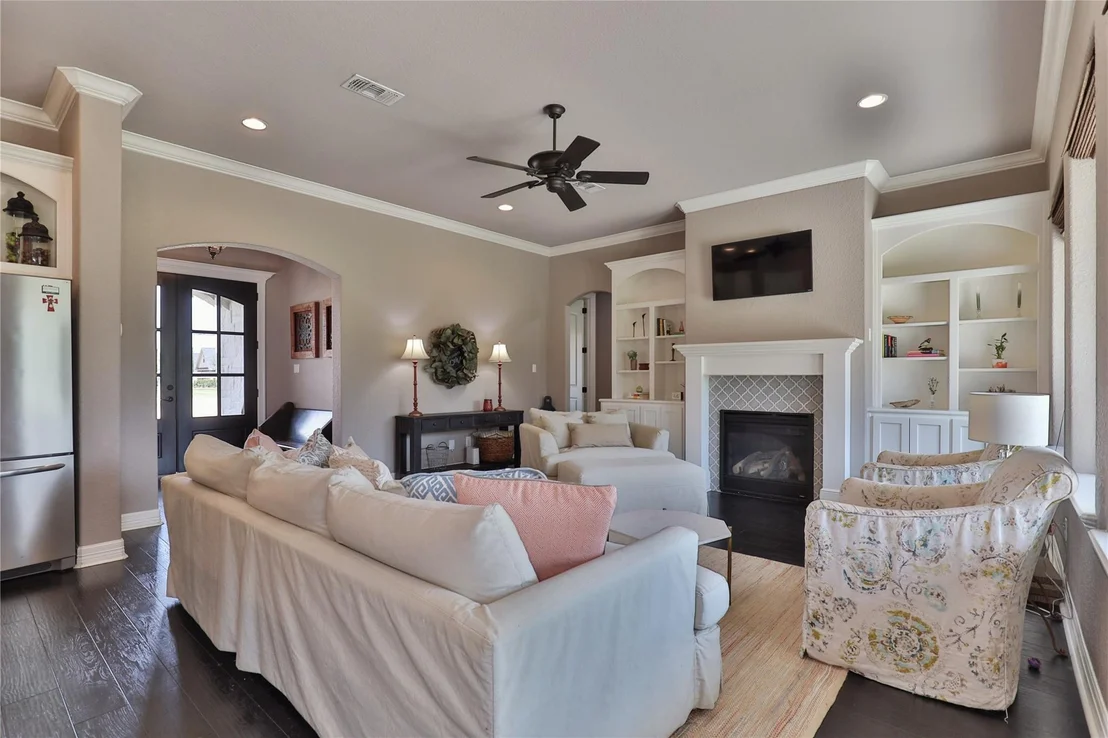 Photo of 717 Rustic Oaks Drive