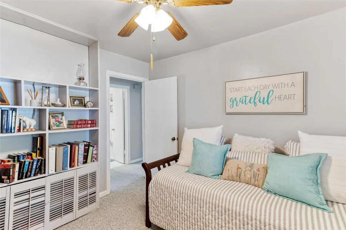 Photo of 1502 W 11th Street