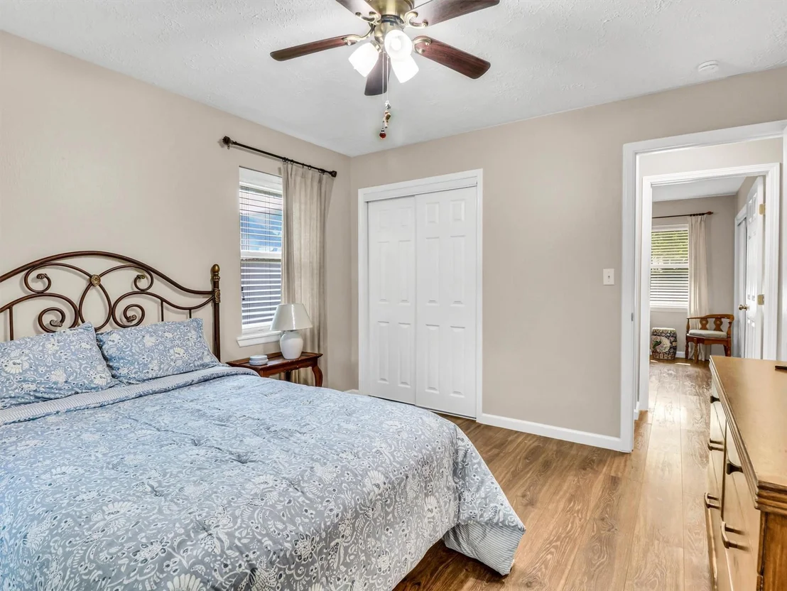 Photo of 805 Bluebonnet Lane