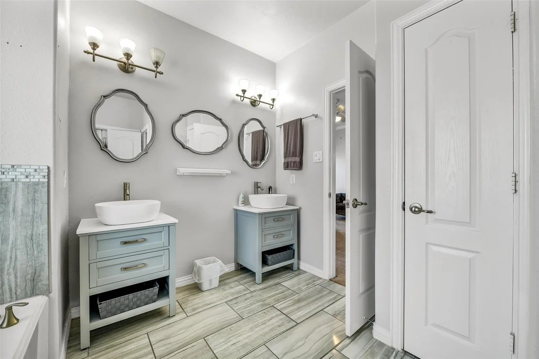 Photo of 410 Havenstone Lane