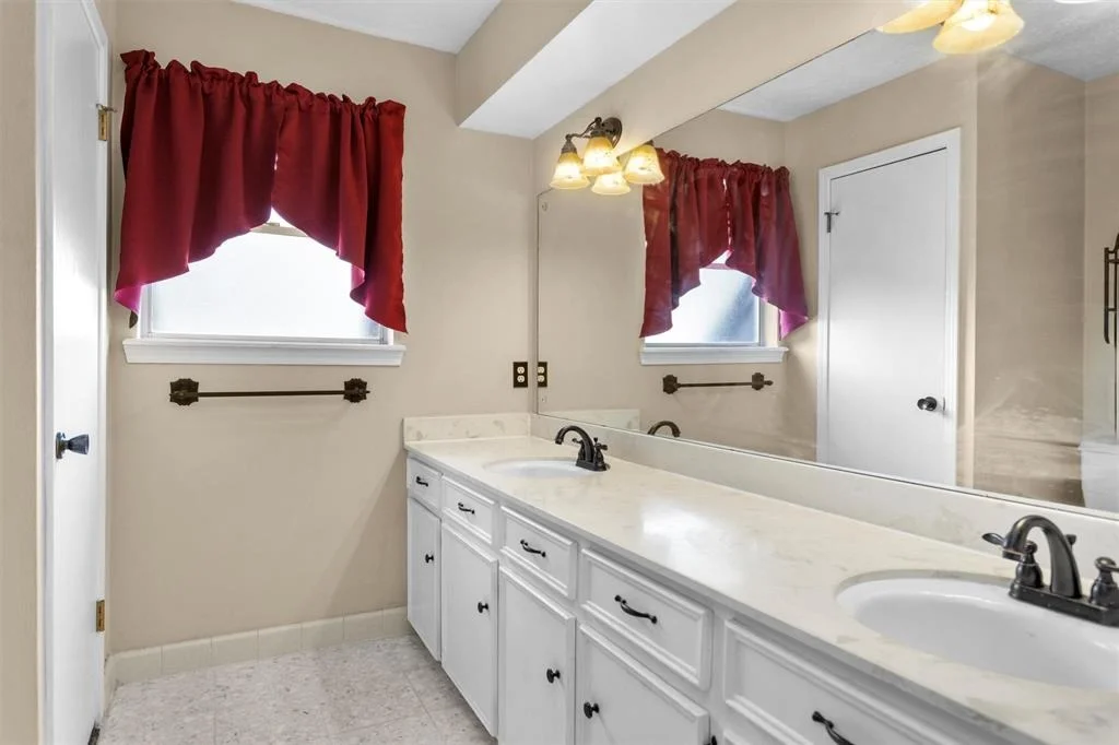 Photo of 5934 Foresthaven Drive