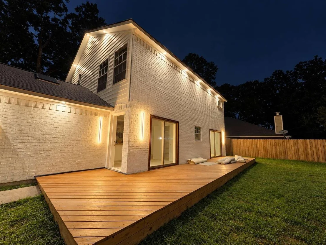 Photo of 5118 Burt Street